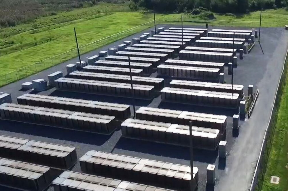 Rows of Bloom Energy servers